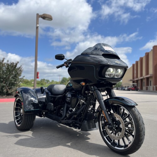 2025 Harley-Davidson® FLTRT Road Glide® 3 Vivid Black 855159 thumb 3
