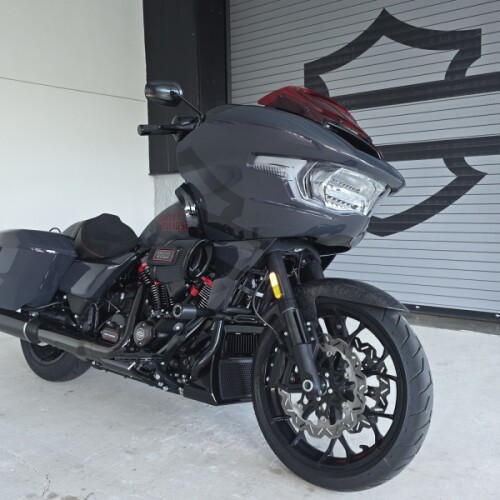 2026 Harley-Davidson® CVO Road Glide ST Inferno Gray thumb 3