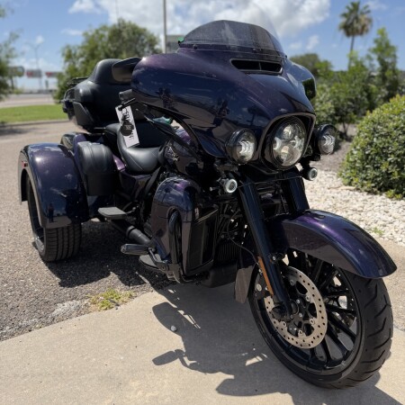2025 Harley-Davidson® Tri Glide® Ultra Mystic Shift - Black Finish thumb 3