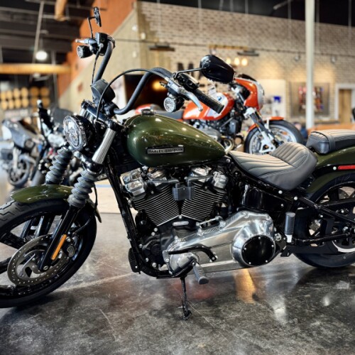 2026 Harley-Davidson® Street Bob® Olive Steel Metallic Chrome Cast Wheels thumb 2