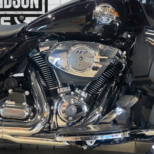 2026 Harley-Davidson® Street Glide Limited Vivid Black Chrome Trim thumb 1