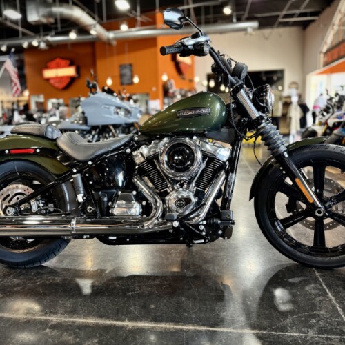2026 Harley-Davidson® Street Bob® Olive Steel Metallic Chrome Cast Wheels thumb 3