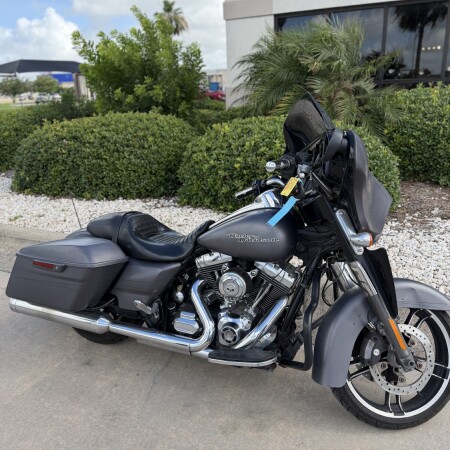 2016 Harley-Davidson® Street Glide® Special Charcoal Denim thumb 3