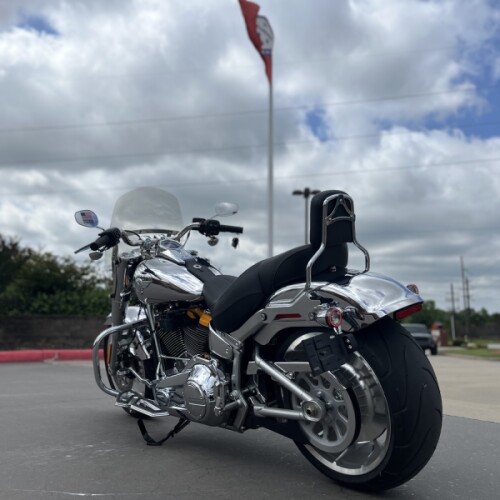 2025 Harley-Davidson® FLSTFI Fat Boy® Gray Ghost Reflection 024022 thumb 0