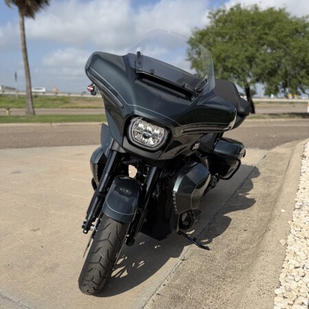 2026 Harley-Davidson® Street Glide Limited Iron Horse Metallic Black Trim thumb 2