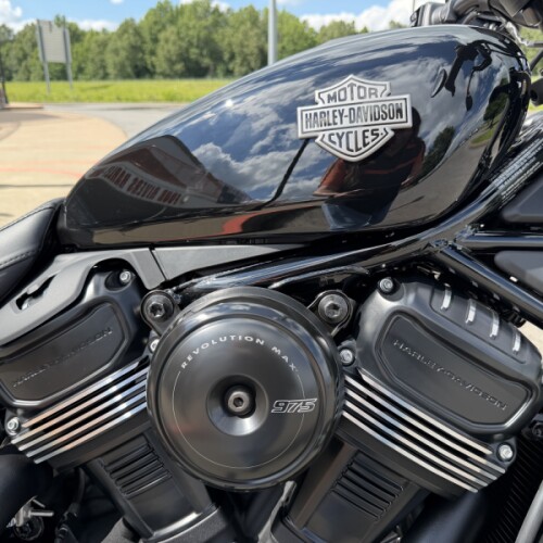 2026 Harley-Davidson® Nightster® Vivid Black Black Trim thumb 0