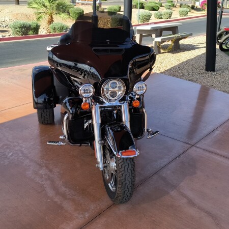 FLHTCUTG 2019 Tri Glide® Ultra thumb 2