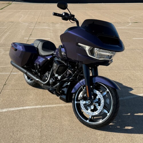 2026 Harley-Davidson® Road Glide® Purple Abyss Black Trim thumb 3