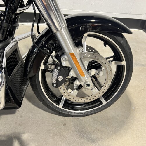 2026 Harley-Davidson® Road Glide® Teal Thunder / Vivid Black FLTRX thumb 2