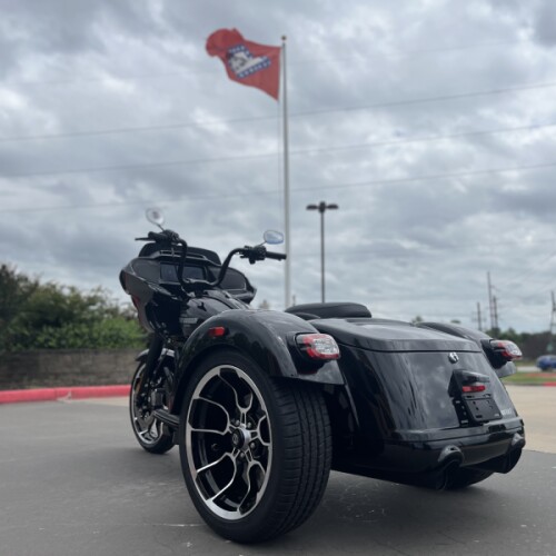 2026 Harley-Davidson® FLTRT Road Glide 3 Vivid Black thumb 0