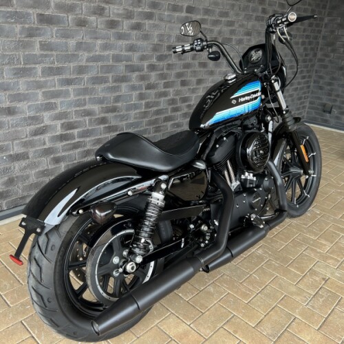 2018 Harley-Davidson® Iron 1200™ Vivid Black thumb 2