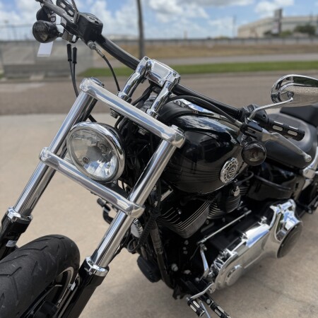 2014 Harley-Davidson® Breakout® BLACK thumb 2