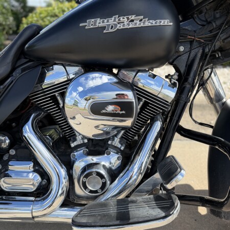 2014 Harley-Davidson® Street Glide® Special BLACK DENIM W/ PINSTRIPE thumb 2