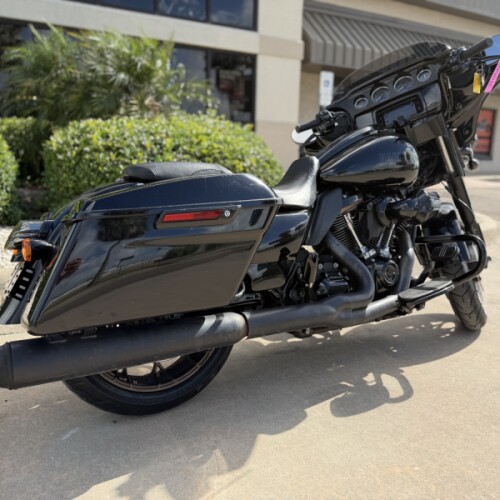 2022 Harley-Davidson® Street Glide® ST Vivid Black thumb 2
