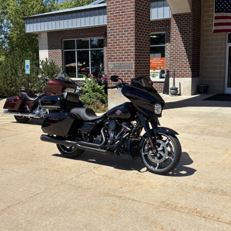 2025 Harley-Davidson® Street Glide® Midnight Firestorm - Black Finish with tour pack and motor work! thumb 3