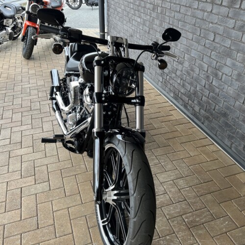 2022 Harley-Davidson® Breakout® 114 Vivid Black thumb 0