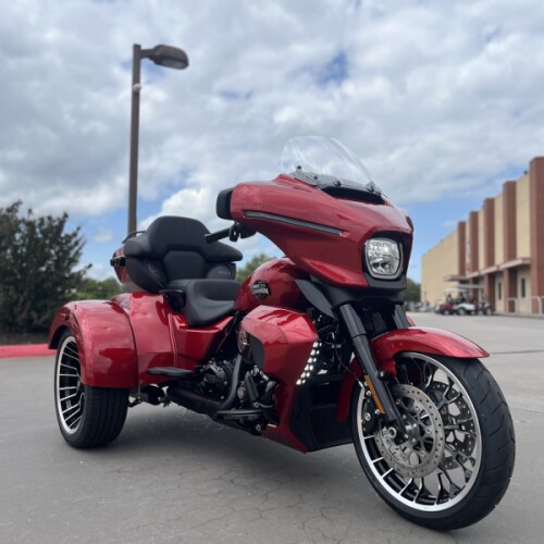 2026 Harley-Davidson® FLHLT Street Glide 3 Limited Brilliant Red thumb 3