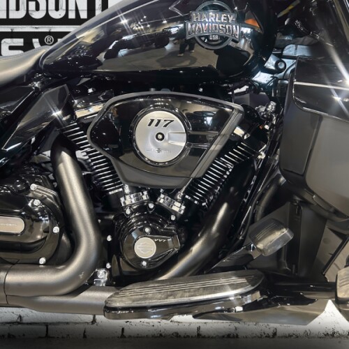 2026 Harley-Davidson® Street Glide™ 3 Limited Vivid Black Black Trim thumb 1