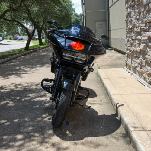 2021 Harley-Davidson® CVO™ Road Glide® Black Hole thumb 2