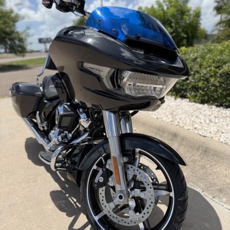 2026 Harley-Davidson® Road Glide® MIDNIGHT EMBER thumb 2