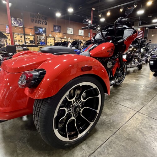 2026 Harley-Davidson® Road Glide 3 Blood Orange thumb 2