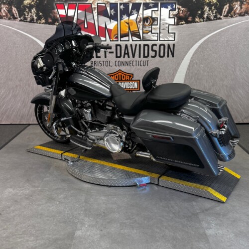 2021 FLHXS Street Glide® Special thumb 1