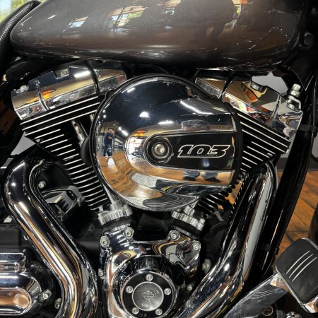 2016 Harley-Davidson® Road Glide® CHARCOAL PEARL thumb 2
