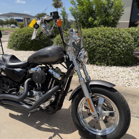 2014 Harley-Davidson® 1200 Custom Factory Customization CHARCL PRL DLX thumb 1