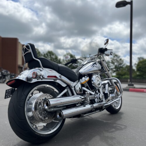2025 Harley-Davidson® FLSTFI Fat Boy® Gray Ghost Reflection 024022 thumb 2