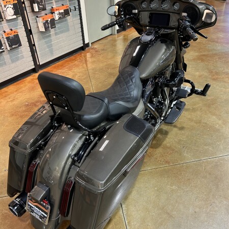 FLHXSE 2021 CVO™ Street Glide® thumb 2