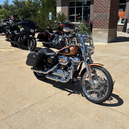 2008 Harley-Davidson® 1200 Custom 105th Anniversary Edition 105th Anniversary Copper Pearl & Vivid B thumb 3