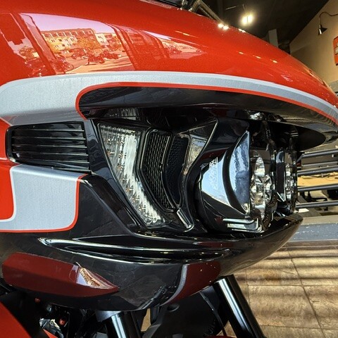 2024 Harley-Davidson® CVO™ Street Glide® thumb 2
