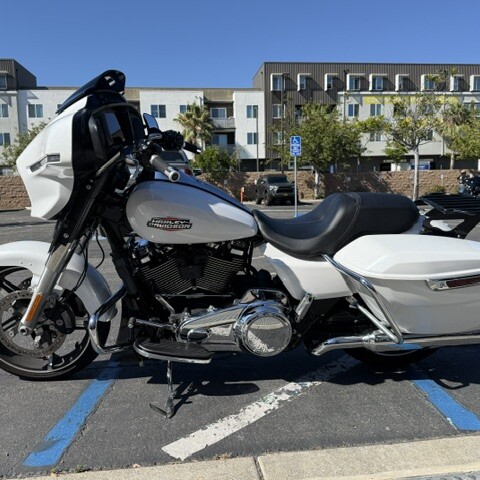 2024 Harley-Davidson® Street Glide® thumb 0