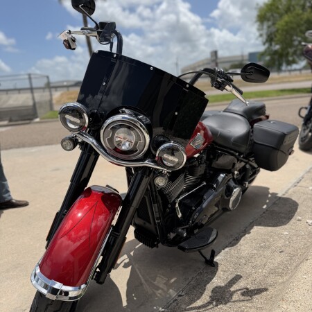 2026 Harley-Davidson® Heritage Classic Brilliant Red Black Laced Wheels thumb 0