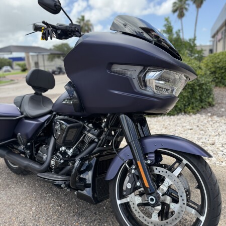 2025 Harley-Davidson® Road Glide® Purple Abyss Denim - Black Finish thumb 3