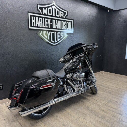 2026 Harley-Davidson® Street Glide®  thumb 3