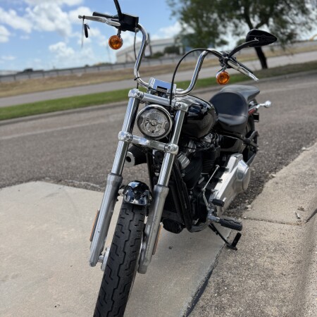 2020 Harley-Davidson® Softail Standard® Vivid Black thumb 3