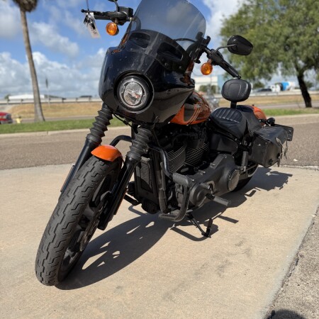 2024 Harley-Davidson® Street Bob® 114 Baja Orange thumb 1