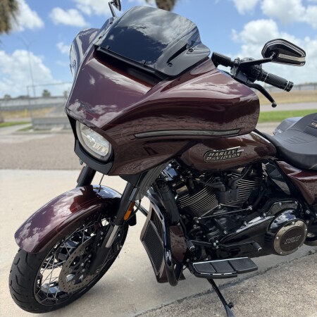 2024 Harley-Davidson® CVO™ Street Glide® Copperhead thumb 2