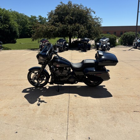 2025 Harley-Davidson® Street Glide® Midnight Firestorm - Black Finish with tour pack and motor work! thumb 0