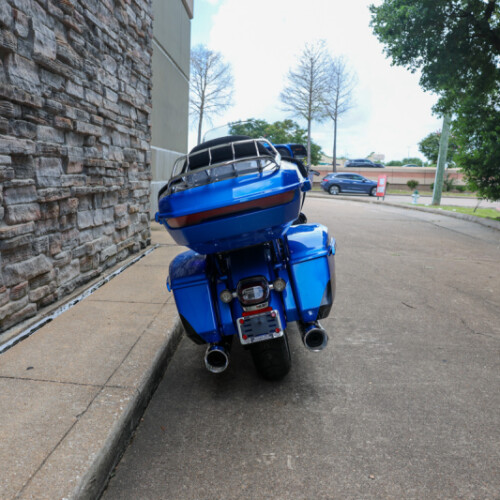 2026 Harley-Davidson® CVO Street Glide Limited Electric Coast CVO Two-Tone thumb 0
