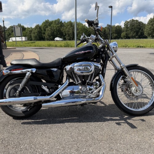 2005 Harley-Davidson® 1200 Custom Black thumb 2