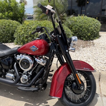 2026 Harley-Davidson® Heritage Classic Brilliant Red Black Laced Wheels thumb 2