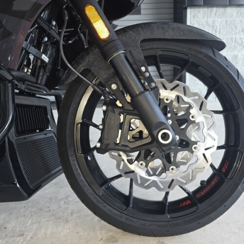 2026 Harley-Davidson® CVO Road Glide ST Inferno Gray thumb 2
