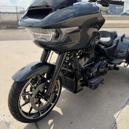 2026 Harley-Davidson® Road Glide 3 Iron Horse Metallic thumb 1
