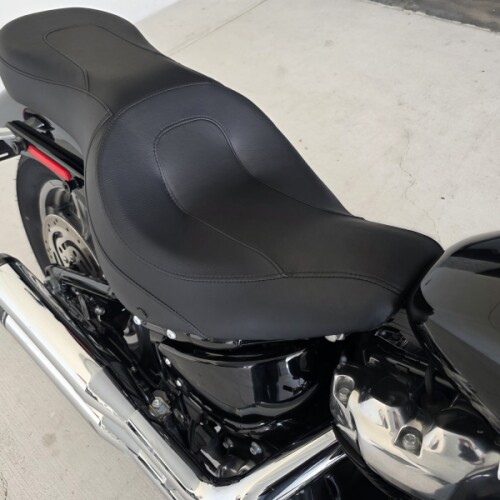 2024 Harley-Davidson® Softail® Standard Vivid Black thumb 0