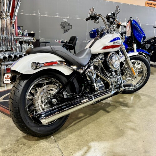 2026 Harley-Davidson Softail Super Glide  thumb 2