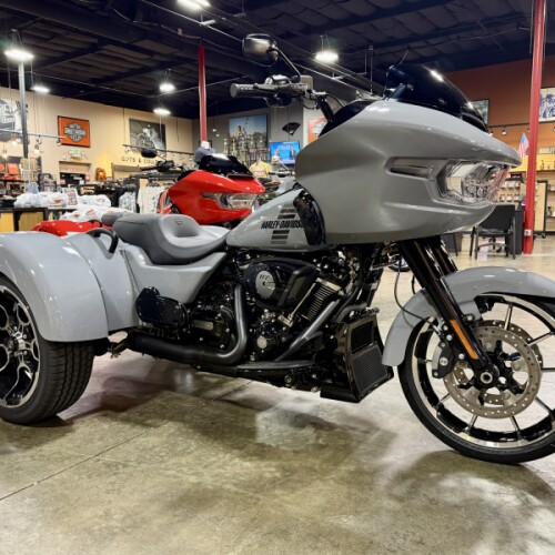 2026 Harley-Davidson® Road Glide 3 Dark Billiard Gray thumb 3