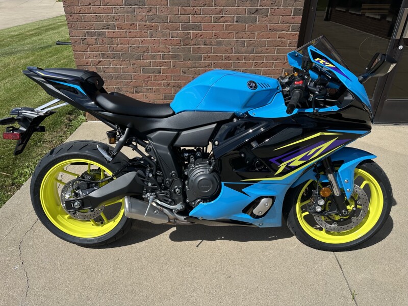 2026 Yamaha YZF-R7 Breaker Cyan / Raven