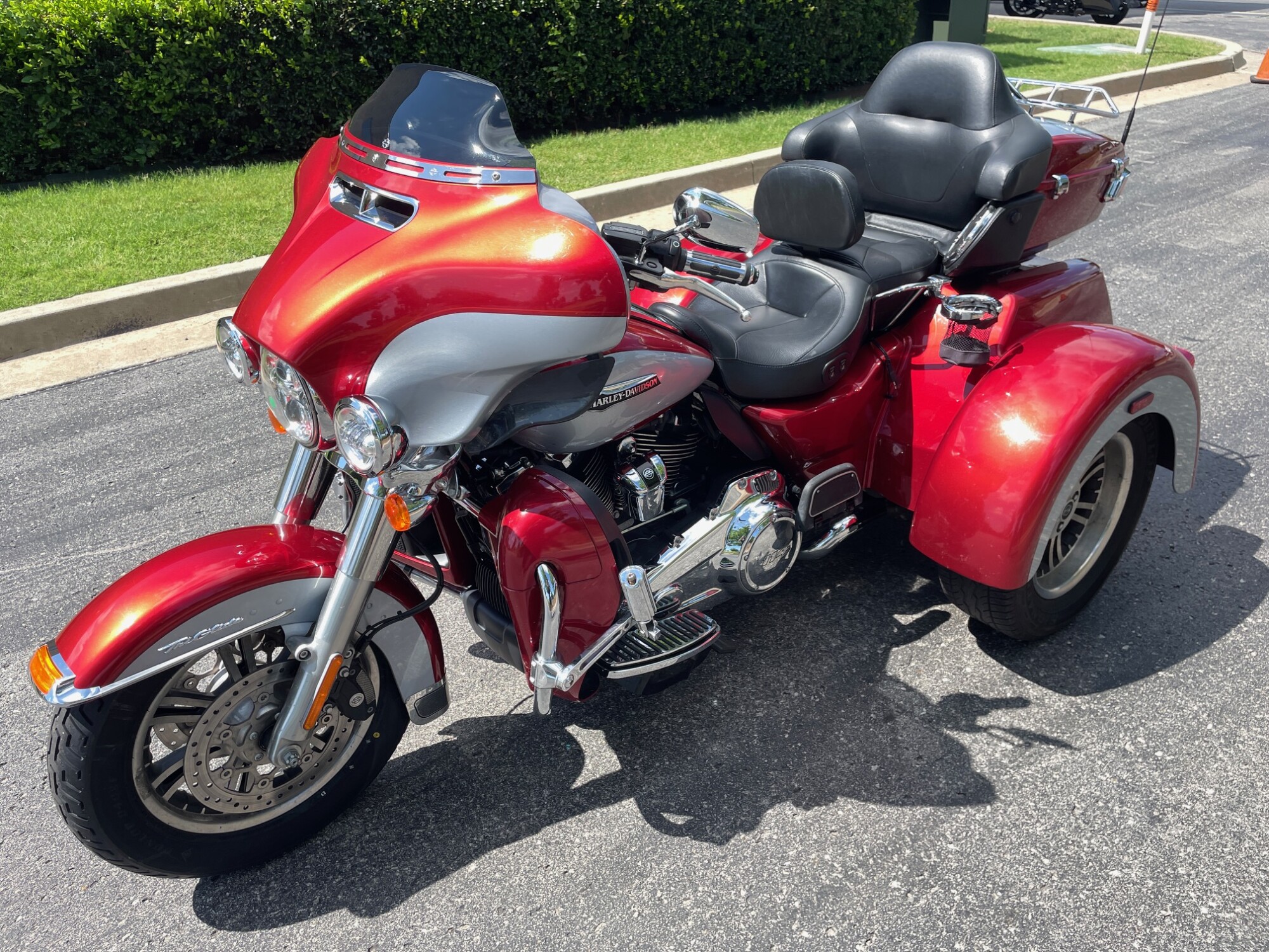 2019 Harley-Davidson® Tri Glide® Ultra FLHTCUTG, photo 8